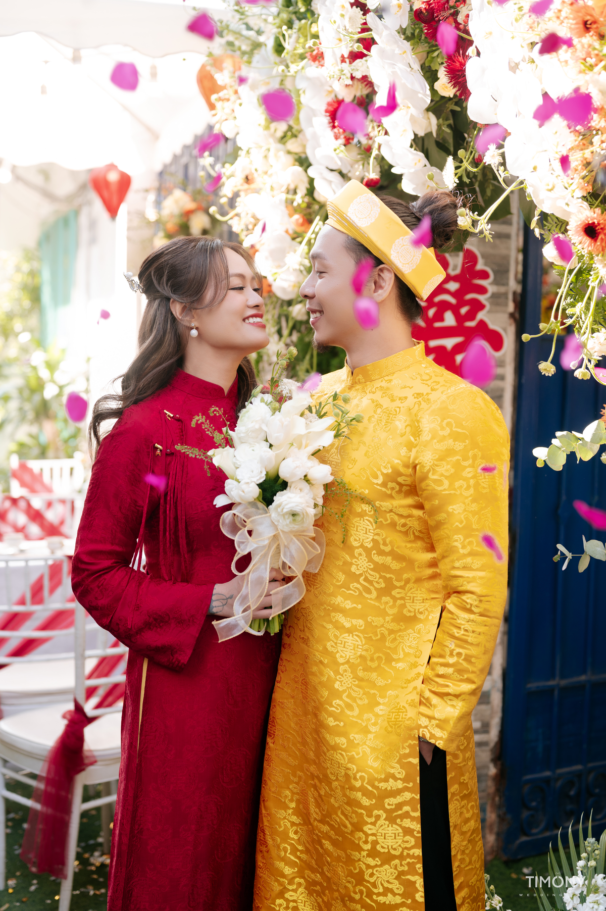In Vietnamese Ao Dai